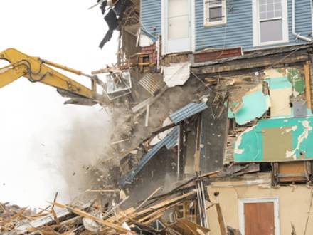 Barrington, IL lawyer for construction site injuries to pedestrians